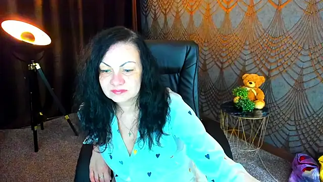 Snapshot of IrissMoon chatting on May 20, 2026, 4:15 pm IrissMoon online show from May 20, 2026, 4:15 pm