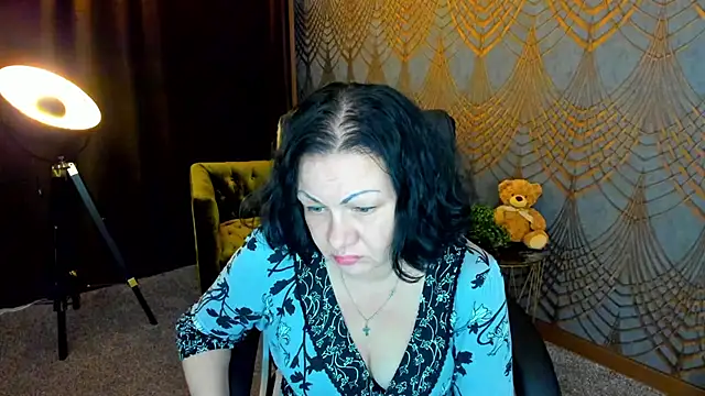 Snapshot of IrissMoon chatting on June 11, 2026, 5:54 pm IrissMoon online show from June 11, 2026, 5:54 pm