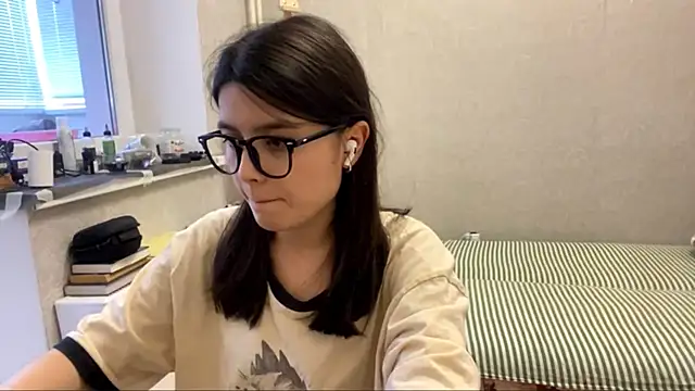 Snapshot of SaintMari chatting on July 17, 2026, 1:19 pm SaintMari online show from July 17, 2026, 1:19 pm