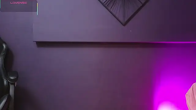 Snapshot of Rosse_Baker_ chatting on April 15, 2026, 12:42 pm Rosse Baker online show from April 15, 2026, 12:42 pm