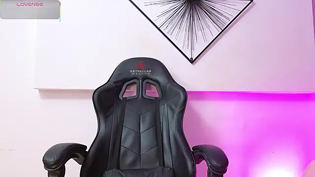 Snapshot of Rosse_Baker_ chatting on March 13, 2026, 11:48 am Rosse Baker online show from March 13, 2026, 11:48 am