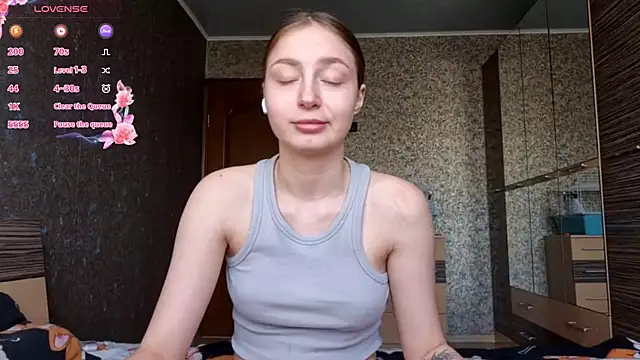 Snapshot of MousyHello chatting on February 27, 2026, 5:51 am MousyHello online show from February 27, 2026, 5:51 am