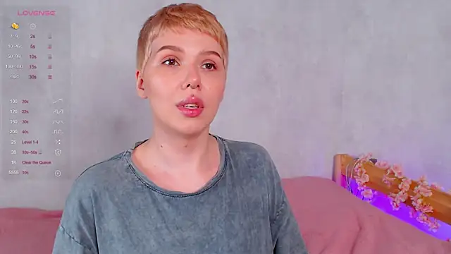 Snapshot of Elise_Day chatting on May 23, 2026, 1:43 pm Elise Day online show from May 23, 2026, 1:43 pm
