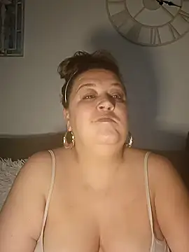 Snapshot of Nova-iswiserx chatting on February 11, 2026, 10:15 am Nova-iswiserx online show from February 11, 2026, 10:15 am