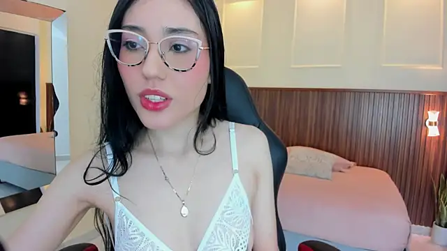Snapshot of MARIE_TAPNER chatting on April 17, 2026, 12:30 pm MARIE TAPNER online show from April 17, 2026, 12:30 pm