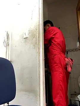 Snapshot of santiObrero chatting on February 5, 2026, 4:47 pm santiObrero online show from February 5, 2026, 4:47 pm