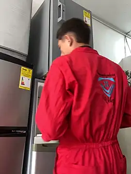 Snapshot of santiObrero chatting on February 13, 2026, 7:03 pm santiObrero online show from February 13, 2026, 7:03 pm