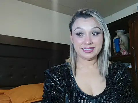 Snapshot of aitanalove_ chatting on February 9, 2026, 3:10 pm aitanalove online show from February 9, 2026, 3:10 pm