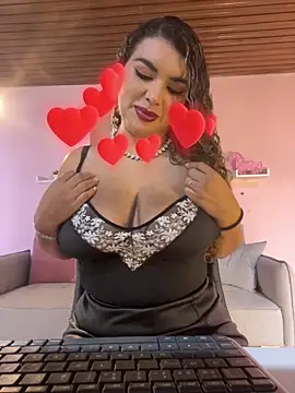 Snapshot of TianaRios_Pink chatting on May 7, 2026, 7:17 pm TianaRios Pink online show from May 7, 2026, 7:17 pm