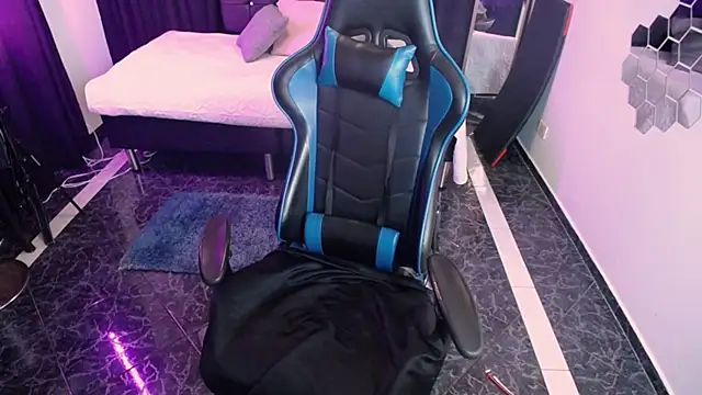 Snapshot of eliana_meaw chatting on February 4, 2026, 8:15 pm eliana meaw online show from February 4, 2026, 8:15 pm