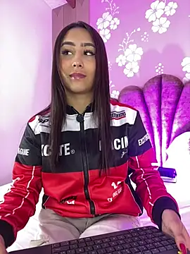 Snapshot of MadisonFox1 chatting on February 14, 2026, 11:43 am MadisonFox1 online show from February 14, 2026, 11:43 am