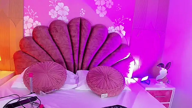 Snapshot of MadisonFox1 chatting on February 27, 2026, 11:32 am MadisonFox1 online show from February 27, 2026, 11:32 am