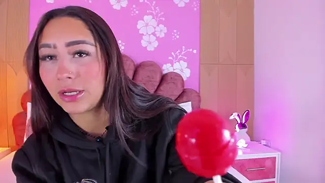 Snapshot of MadisonFox1 chatting on February 18, 2026, 12:12 pm MadisonFox1 online show from February 18, 2026, 12:12 pm