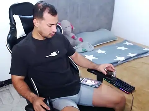 Snapshot of Miller_cupe chatting on February 7, 2026, 12:18 am Miller cupe online show from February 7, 2026, 12:18 am