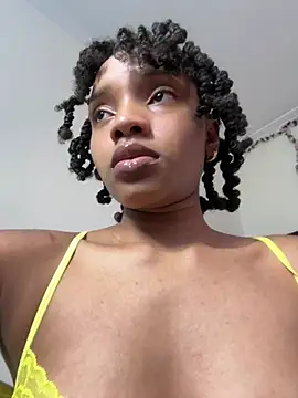Snapshot of Ebony_love07 chatting on May 6, 2026, 8:57 pm Ebony love07 online show from May 6, 2026, 8:57 pm