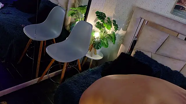 Snapshot of 4L3JX chatting on February 12, 2026, 1:11 pm 4L3JX online show from February 12, 2026, 1:11 pm