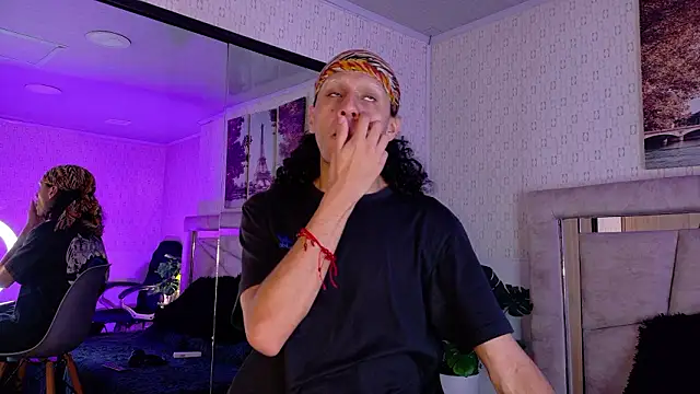 Snapshot of 4L3JX chatting on February 4, 2026, 12:33 pm 4L3JX online show from February 4, 2026, 12:33 pm