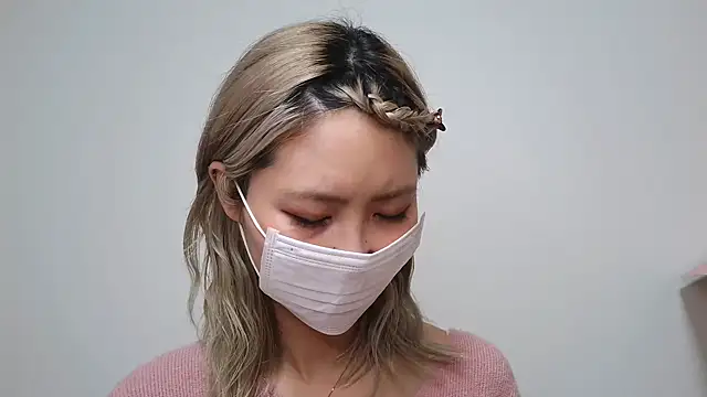 yumi0025 online show from February 6, 2026, 1:23 am