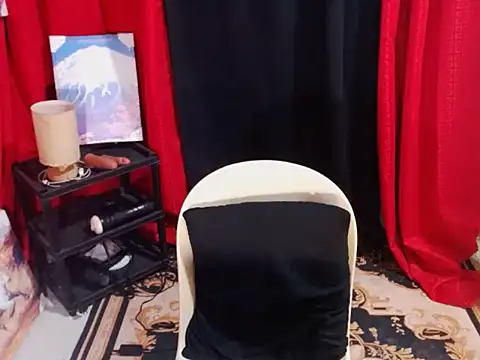 Snapshot of ExoticBigcockQueen chatting on June 10, 2026, 8:32 pm ExoticBigcockQueen online show from June 10, 2026, 8:32 pm