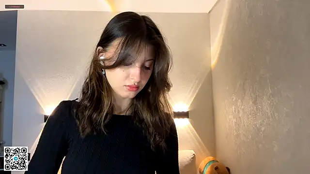 LouiseChavez online show from March 22, 2026, 8:05 am