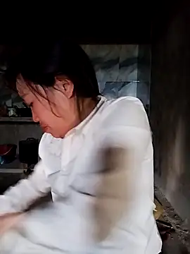 lia-coy online show from February 16, 2026, 12:42 am