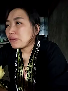 lia-coy online show from February 18, 2026, 2:42 am