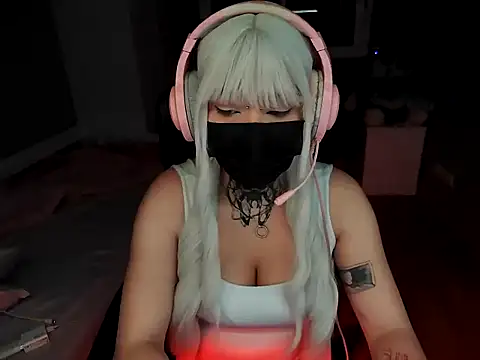Snapshot of Lucyiy_ chatting on June 16, 2026, 3:28 am Lucyiy online show from June 16, 2026, 3:28 am