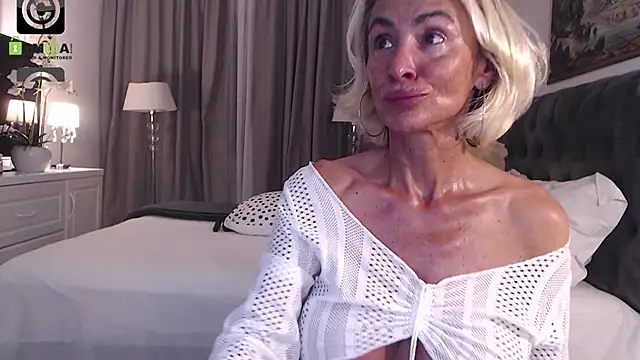 SilverMiss online show from June 12, 2026, 6:27 pm