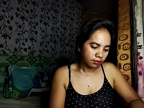 LoveSammantha24xxx online show from April 26, 2026, 7:44 pm