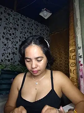 LoveSammantha24xxx online show from June 9, 2026, 7:26 pm