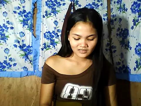 Snapshot of PinaySkinnyJust18 chatting on April 28, 2026, 2:27 am PinaySkinnyJust18 online show from April 28, 2026, 2:27 am