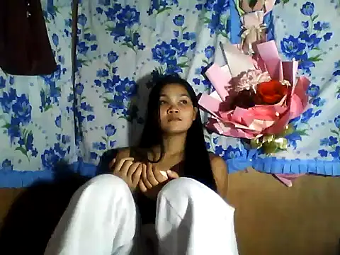 Snapshot of PinaySkinnyJust18 chatting on May 21, 2026, 10:23 am PinaySkinnyJust18 online show from May 21, 2026, 10:23 am