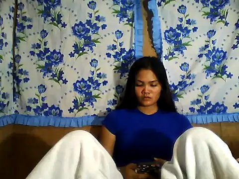 Snapshot of PinaySkinnyJust18 chatting on April 16, 2026, 10:16 am PinaySkinnyJust18 online show from April 16, 2026, 10:16 am
