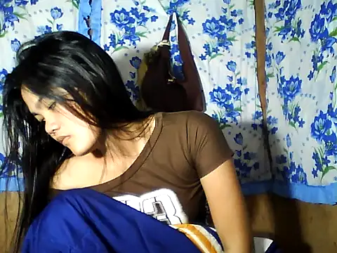 Snapshot of PinaySkinnyJust18 chatting on April 27, 2026, 10:19 pm PinaySkinnyJust18 online show from April 27, 2026, 10:19 pm