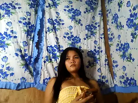 Snapshot of PinaySkinnyJust18 chatting on July 4, 2026, 10:14 pm PinaySkinnyJust18 online show from July 4, 2026, 10:14 pm