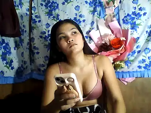 Snapshot of PinaySkinnyJust18 chatting on May 27, 2026, 2:08 am PinaySkinnyJust18 online show from May 27, 2026, 2:08 am