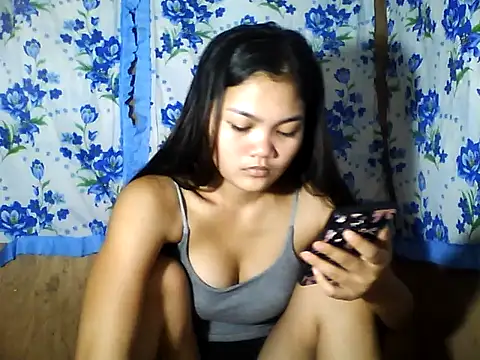 Snapshot of PinaySkinnyJust18 chatting on April 30, 2026, 9:52 pm PinaySkinnyJust18 online show from April 30, 2026, 9:52 pm