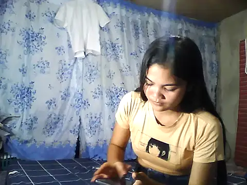 Snapshot of PinaySkinnyJust18 chatting on March 27, 2026, 8:26 am PinaySkinnyJust18 online show from March 27, 2026, 8:26 am