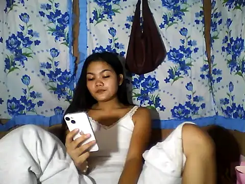 Snapshot of PinaySkinnyJust18 chatting on May 13, 2026, 3:13 am PinaySkinnyJust18 online show from May 13, 2026, 3:13 am