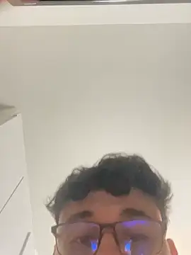 peuba12 online show from March 13, 2026, 2:16 am