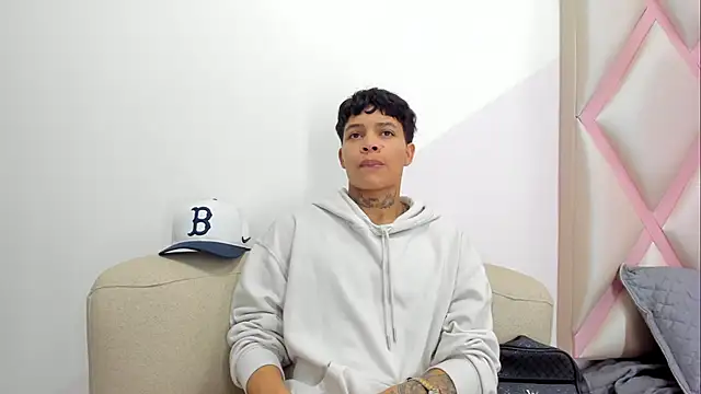 Snapshot of Dogan_Renzo0 chatting on June 11, 2026, 7:44 pm Dogan Renzo0 online show from June 11, 2026, 7:44 pm