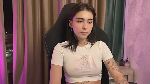 Snapshot of deftonesnut chatting on February 21, 2026, 7:16 pm deftonesnut online show from February 21, 2026, 7:16 pm