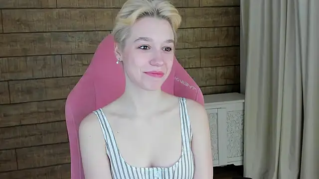 Snapshot of AgataGate chatting on April 5, 2026, 4:30 am AgataGate online show from April 5, 2026, 4:30 am