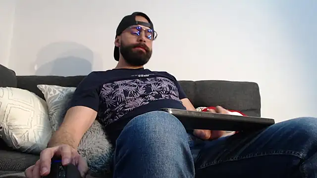 Snapshot of SpermsBank chatting on January 5, 2026, 10:24 pm SpermsBank online show from January 5, 2026, 10:24 pm