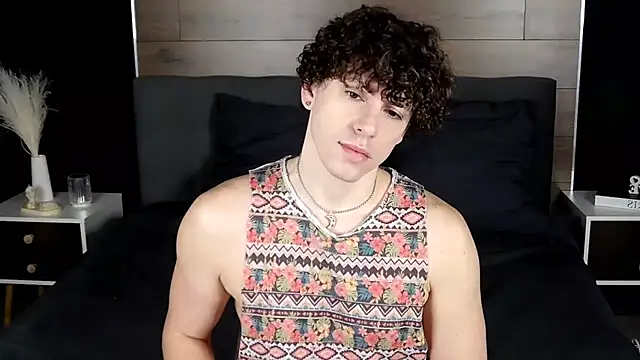 Snapshot of TylerGibson chatting on February 9, 2026, 4:21 am TylerGibson online show from February 9, 2026, 4:21 am