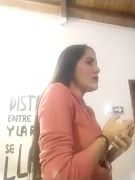 Snapshot of Catalinna_03 chatting on February 12, 2026, 12:16 pm Catalinna 03 online show from February 12, 2026, 12:16 pm