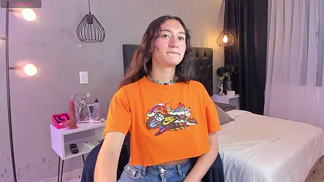 isabella nowa online show from February 22, 2026, 12:07 pm