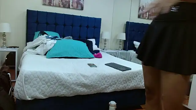 MaddieQuinn online show from February 10, 2026, 1:43 pm