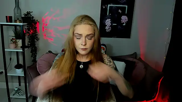 Snapshot of cherrie_sherry chatting on January 16, 2026, 10:58 pm cherrie sherry online show from January 16, 2026, 10:58 pm