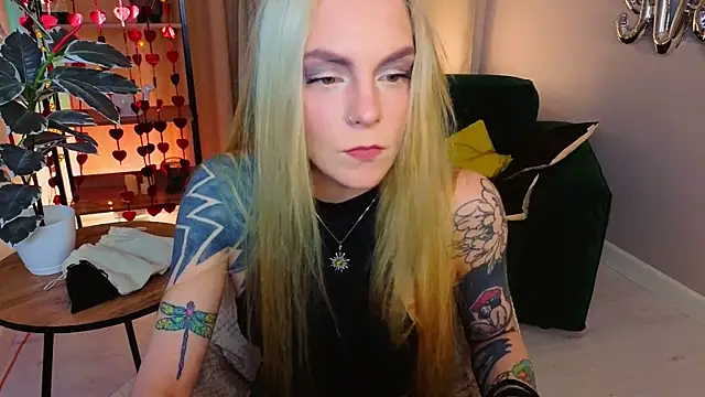 Snapshot of cherrie_sherry chatting on February 17, 2026, 9:23 pm cherrie sherry online show from February 17, 2026, 9:23 pm